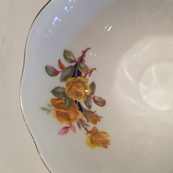 VINTAGE TEA CUP AND SAUCE - Picture 6 of 9